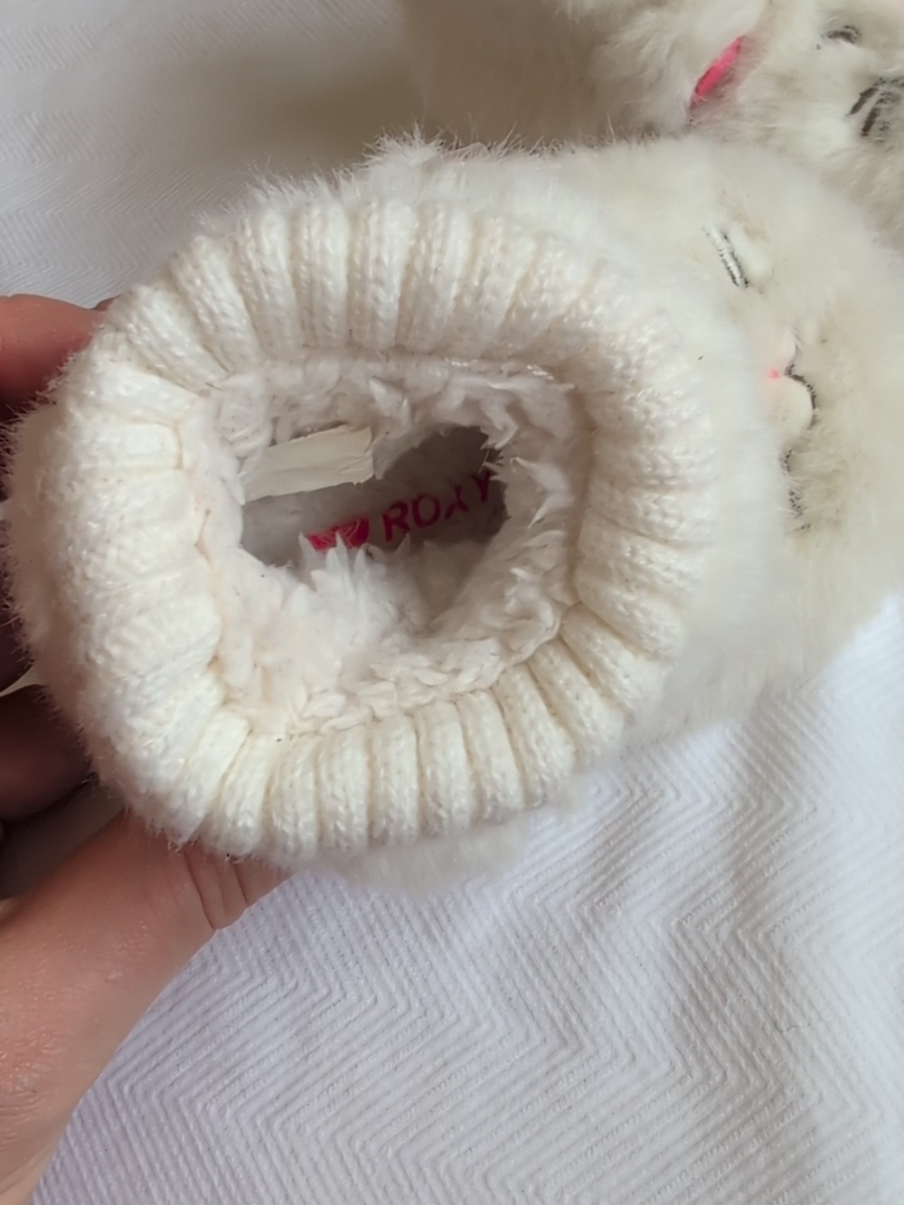 roxy baby adorable fluffy kitten slippers with knit & faux fur lining infant 2 - Picture 3 of 7